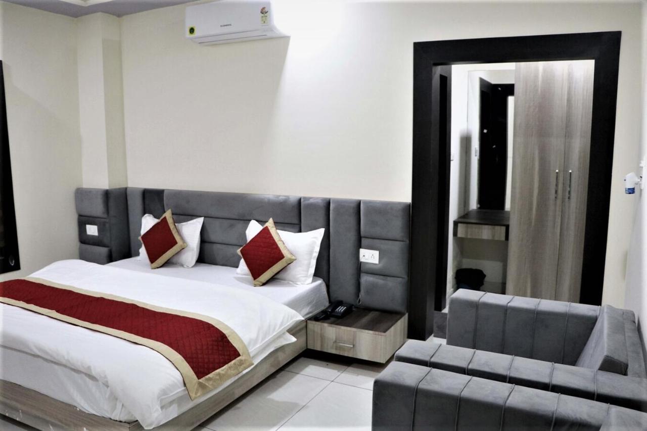 Hotel Blue Pine 哈里瓦 外观 照片