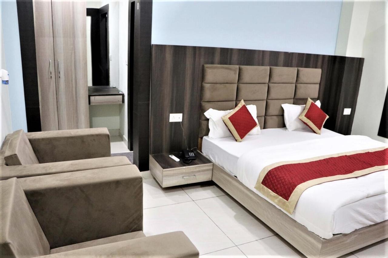 Hotel Blue Pine 哈里瓦 外观 照片