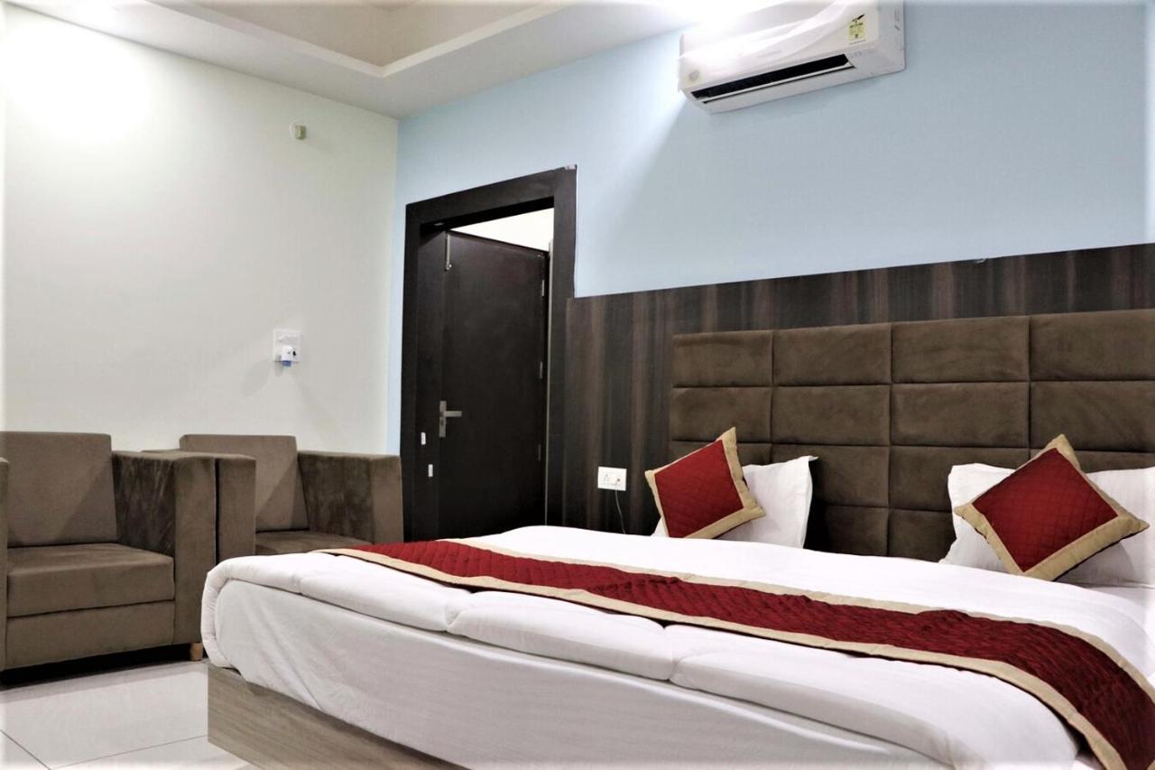 Hotel Blue Pine 哈里瓦 外观 照片